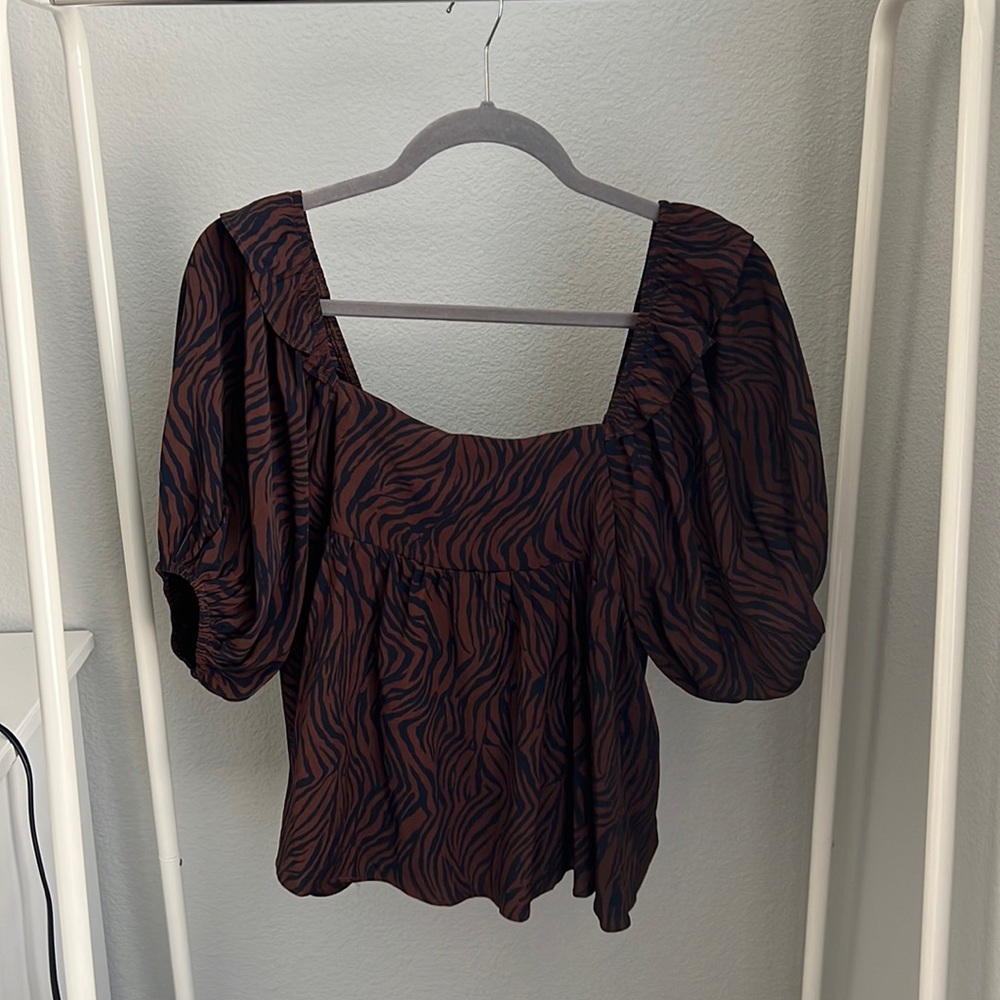 Zebra top with cute tie in back